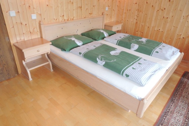 Bett im Schlafzimmer