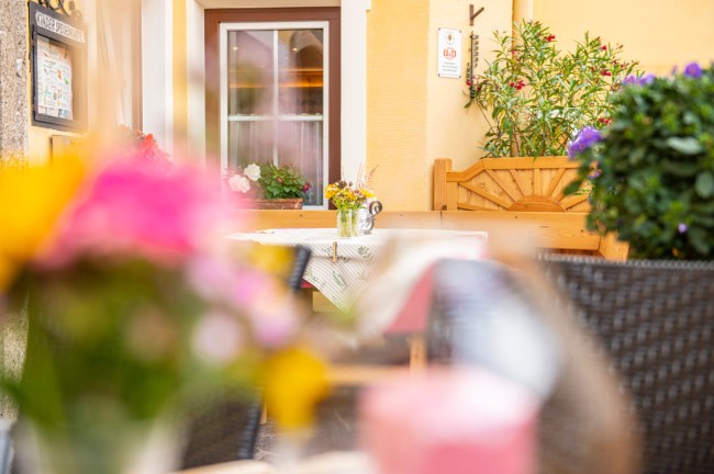 Sonnenterrasse im Restaurant Örglwirt in Mariapfarr