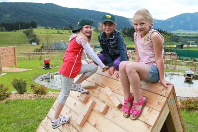 Climbing in Örgi's children's world in Mariapfarr