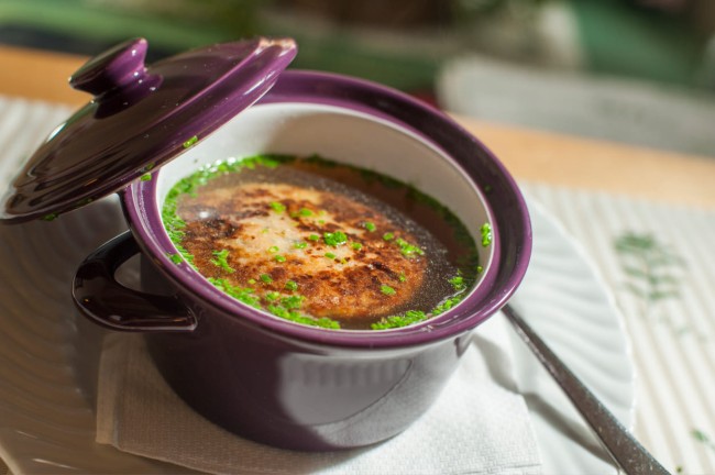 Herzhafte Kaspressknödelsuppe