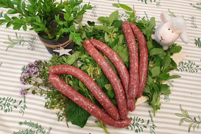 Unsere Weihnachtsbratwürste (sind nur im Dezember erhältlich und da nur auf Vorbestellung bzw. solange der Vorrat reicht.)