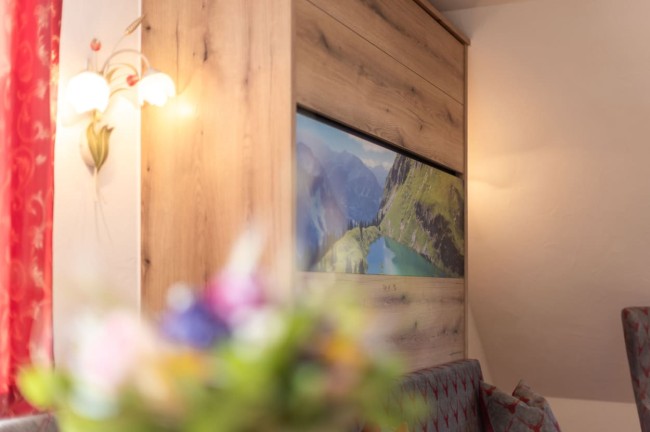 Dekoration und Bild an der Wand