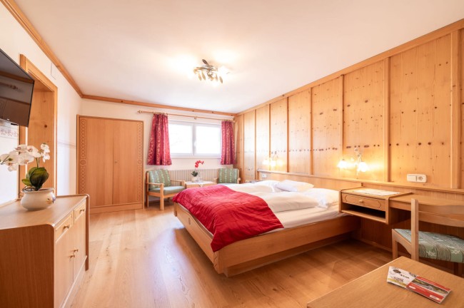 Doppelzimmer Almrausch im Hotel Post Örglwirt